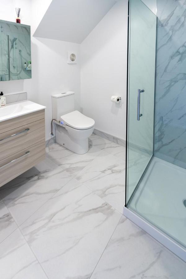 Urban Park Escape 2 Bed 2 Bath W/Carpark Apartment Christchurch Luaran gambar