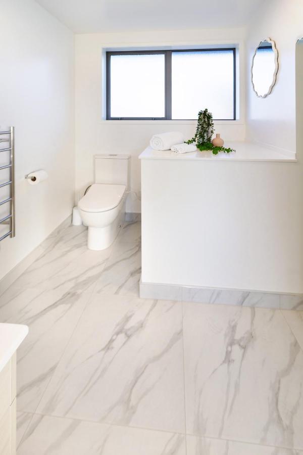 Urban Park Escape 2 Bed 2 Bath W/Carpark Apartment Christchurch Luaran gambar